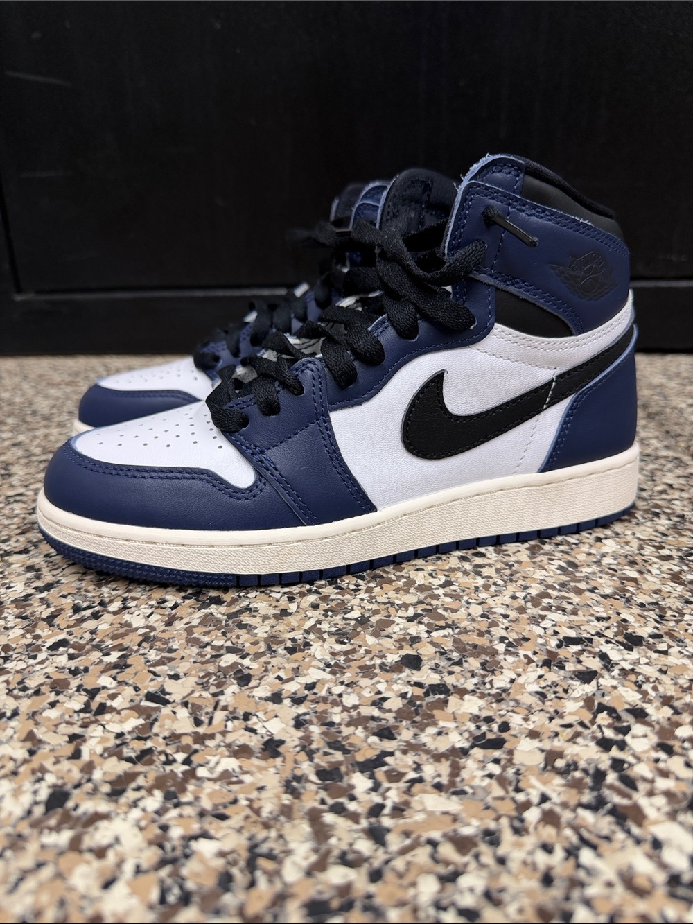 Nike Kids Air Jordan 1 Mid - Navy, White & Black  Brand New!